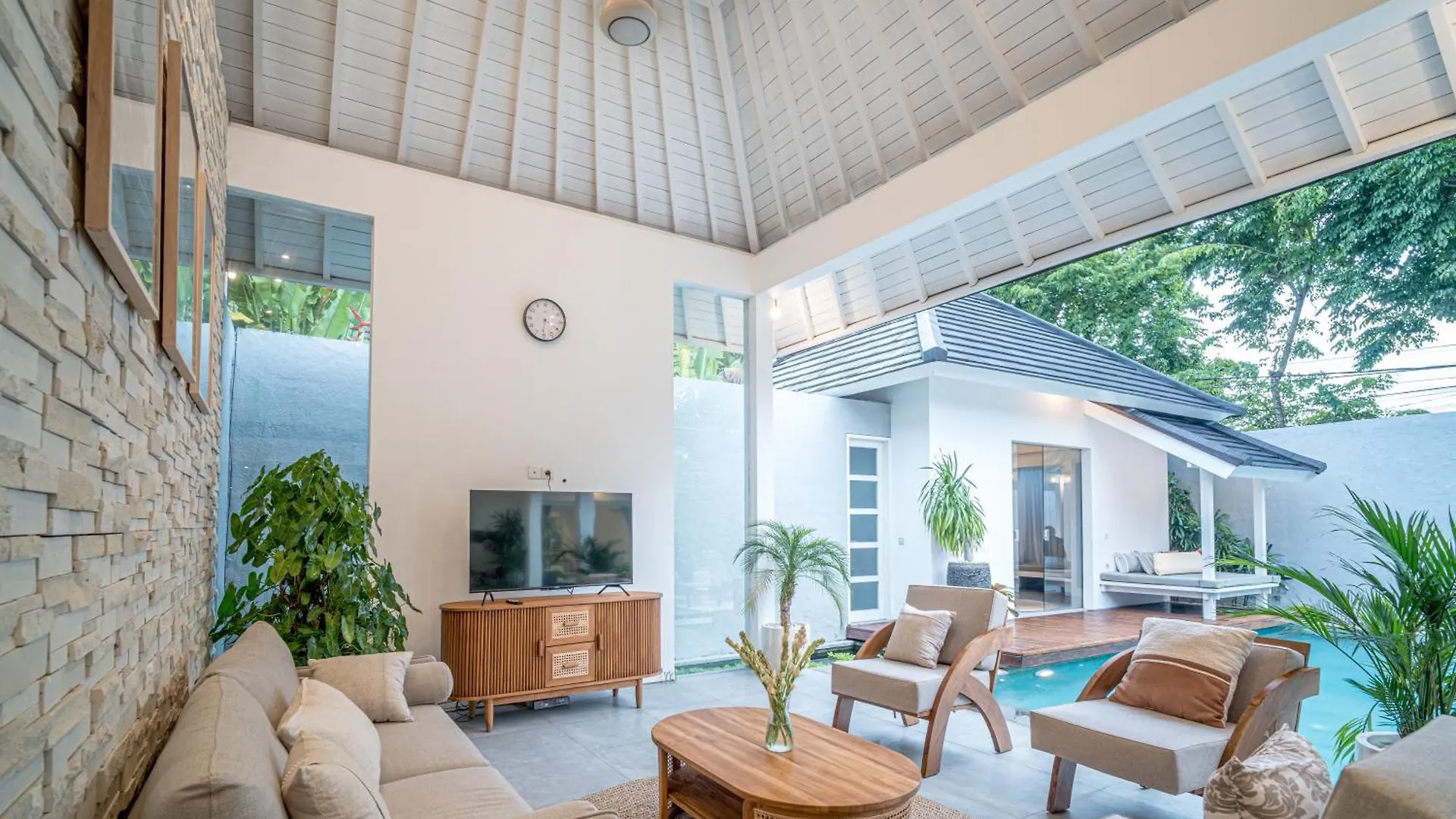 Tropicasa 2 By Bali Villa Solutions 세미냑 0*,