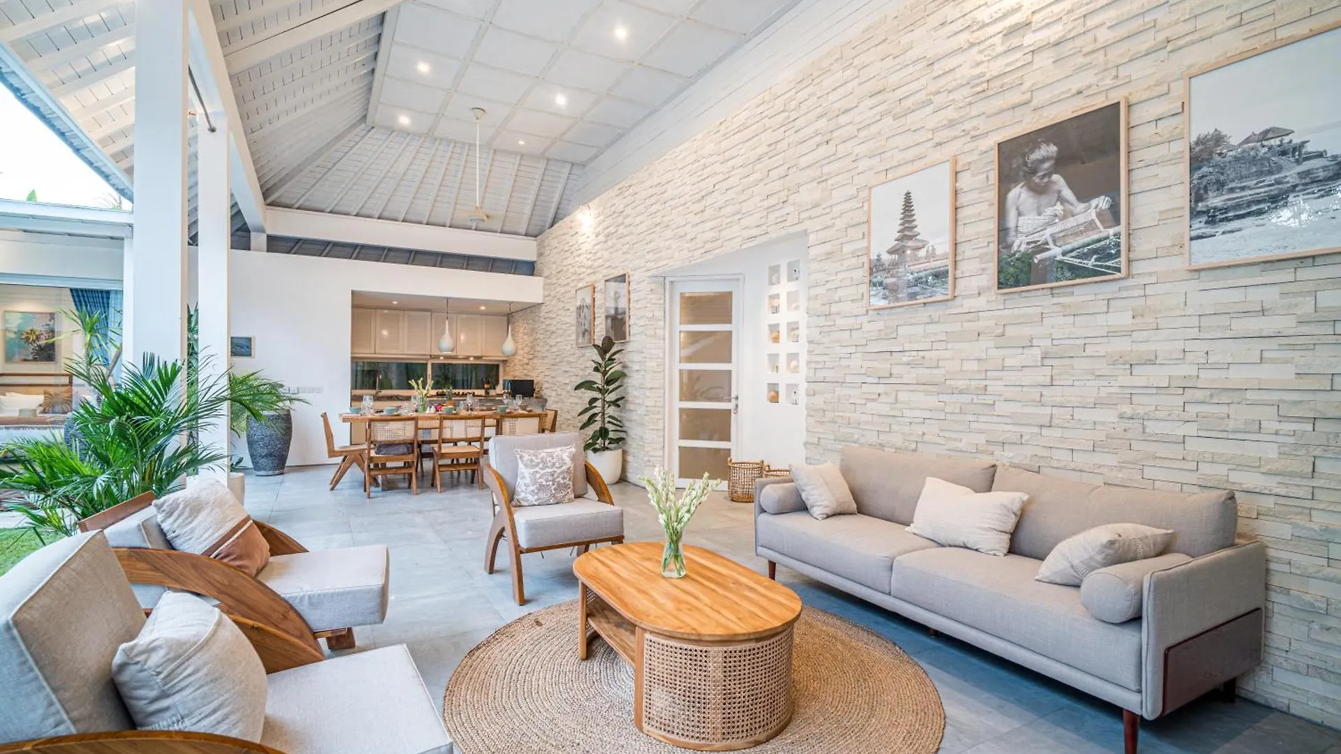 Tropicasa 2 By Bali Villa Solutions 세미냑